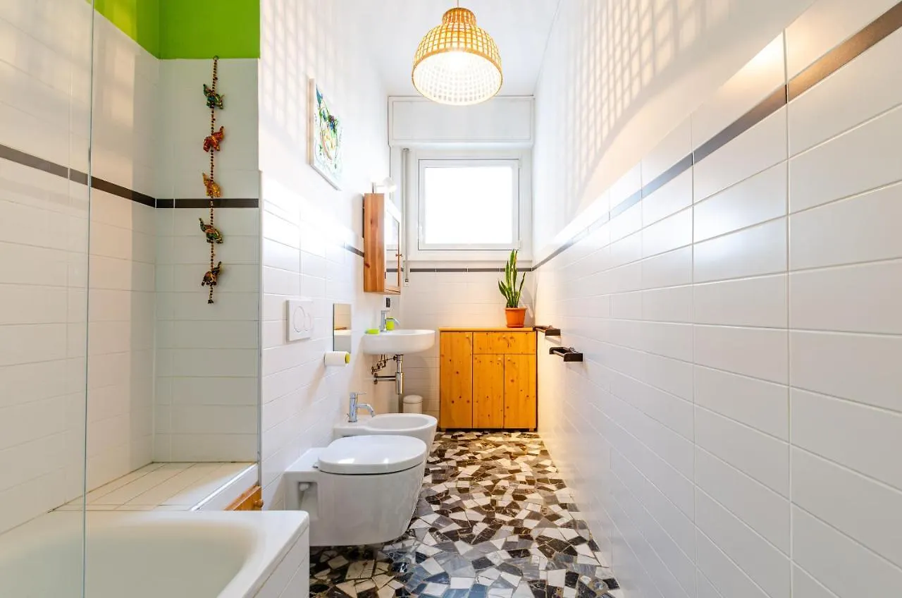 Arcus Pacis - Large Central Flat Milan