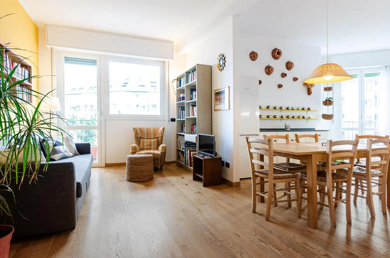 Arcus Pacis - Large Central Flat Milan